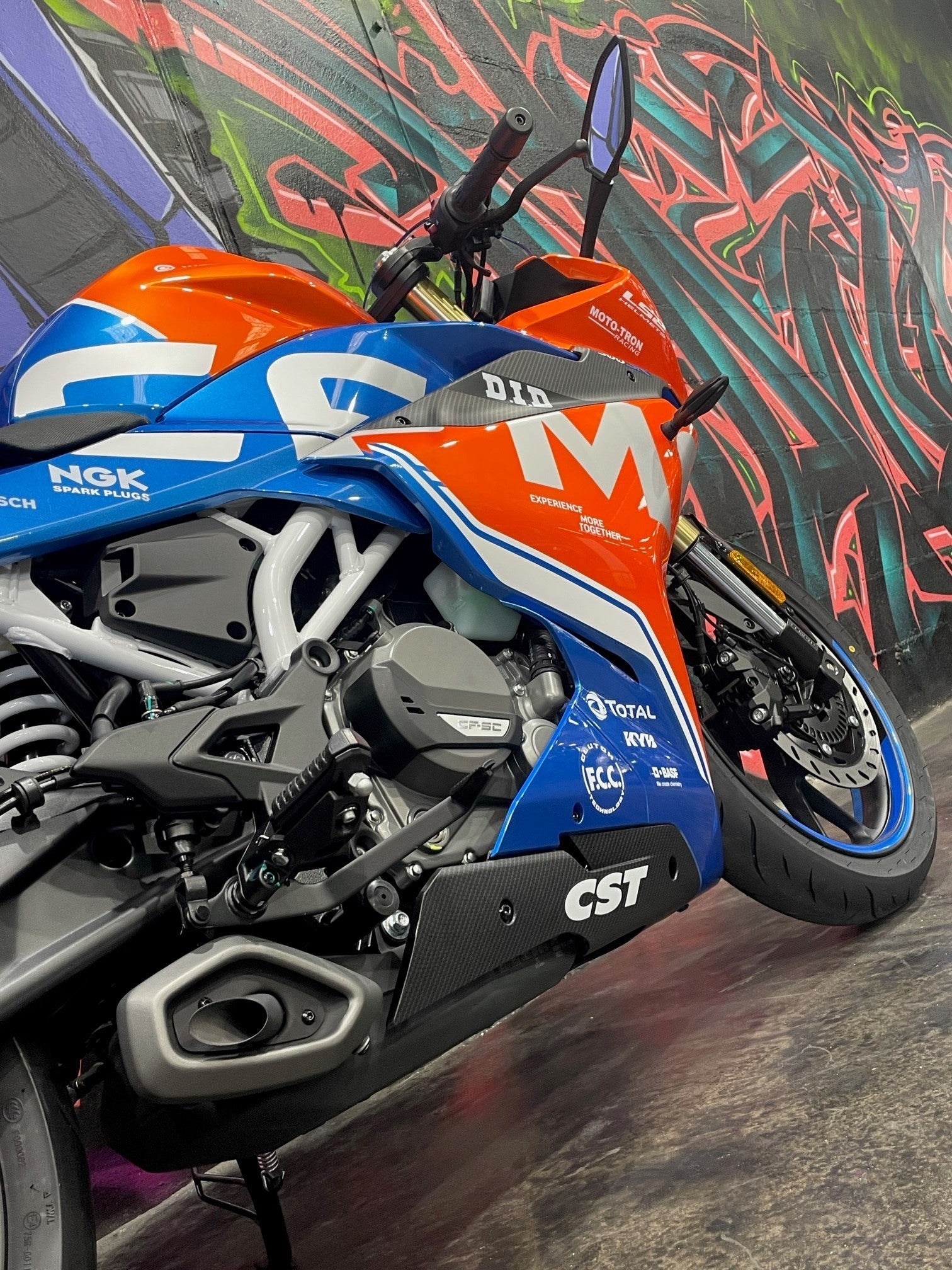 CFMOTO Mauritius 300SR | Sport motorcycle