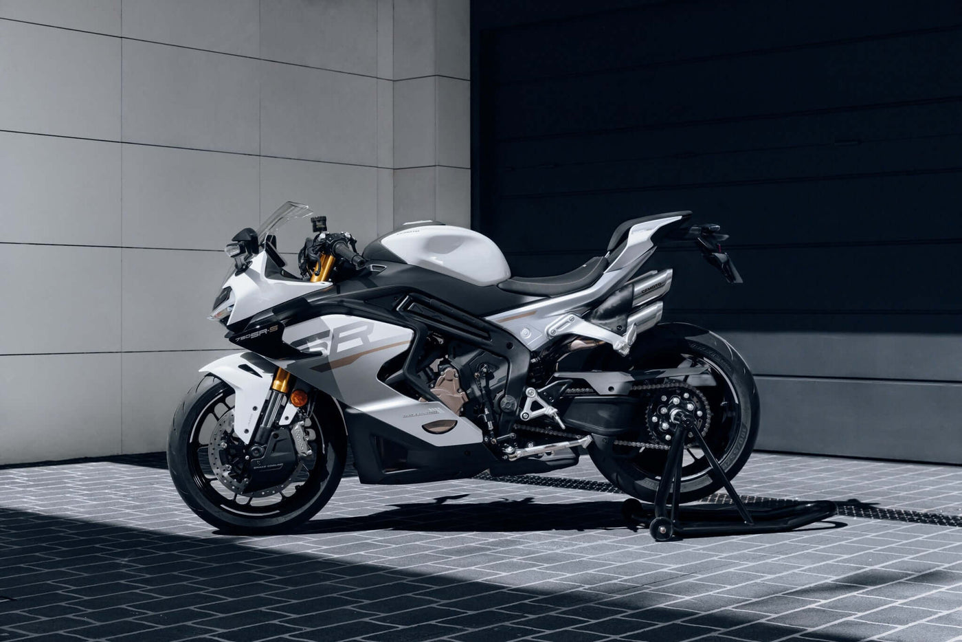 CFMOTO Mauritius 750SR-S | Sport motorcycle